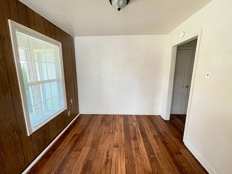 1611 Alamo Ave — Photo 5
