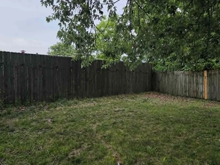 328 Hanover Ct — Photo 25