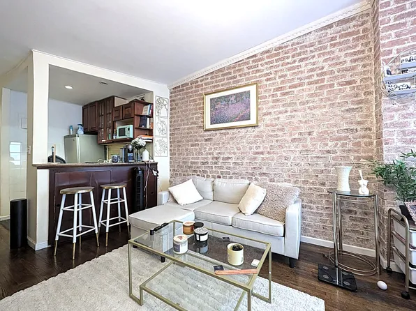 304 East 73rd Street image 6 of 12