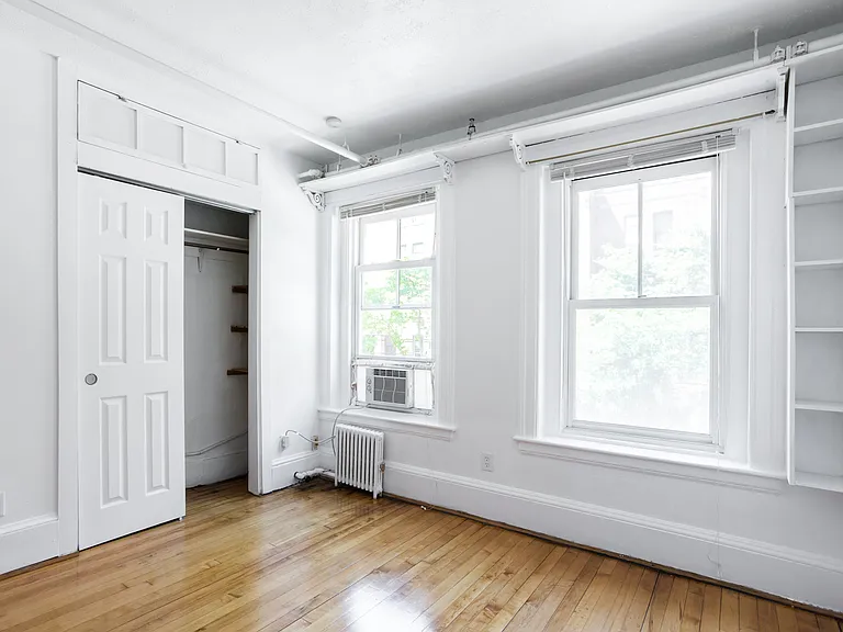 109-111 Dartmouth St #16 — Photo 4