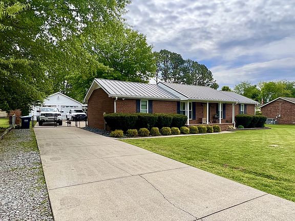 2nd image of 520 Sondra Dr