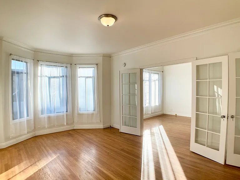 2760 Sutter St #304 — Photo 3