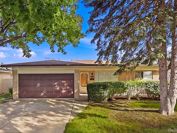 2nd image of 14309 Ivanhoe Dr