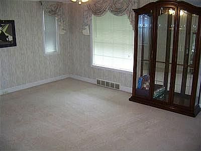 4th image of 3025 North Ave