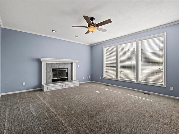 5th image of 4709 Lone Elm St