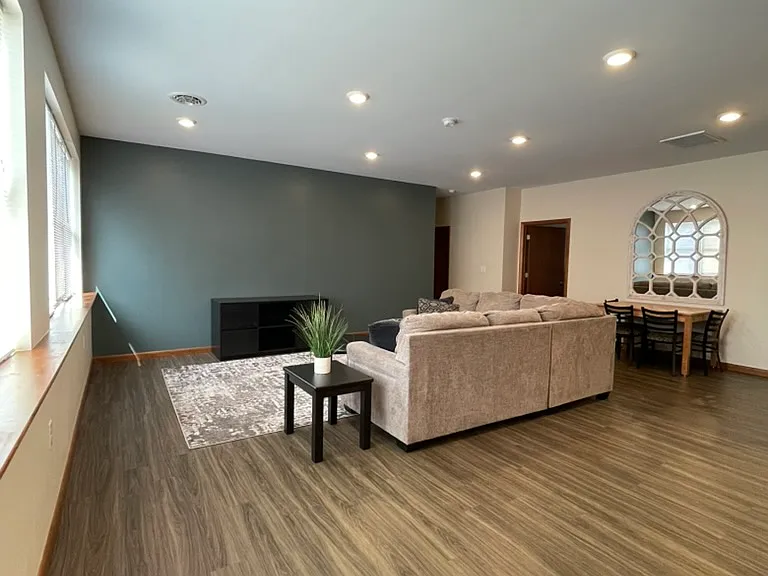 941 W 3rd St #6-1 — Photo 2