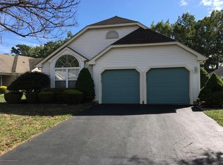 17 Morning Glory Ln, Lakewood, NJ 08701