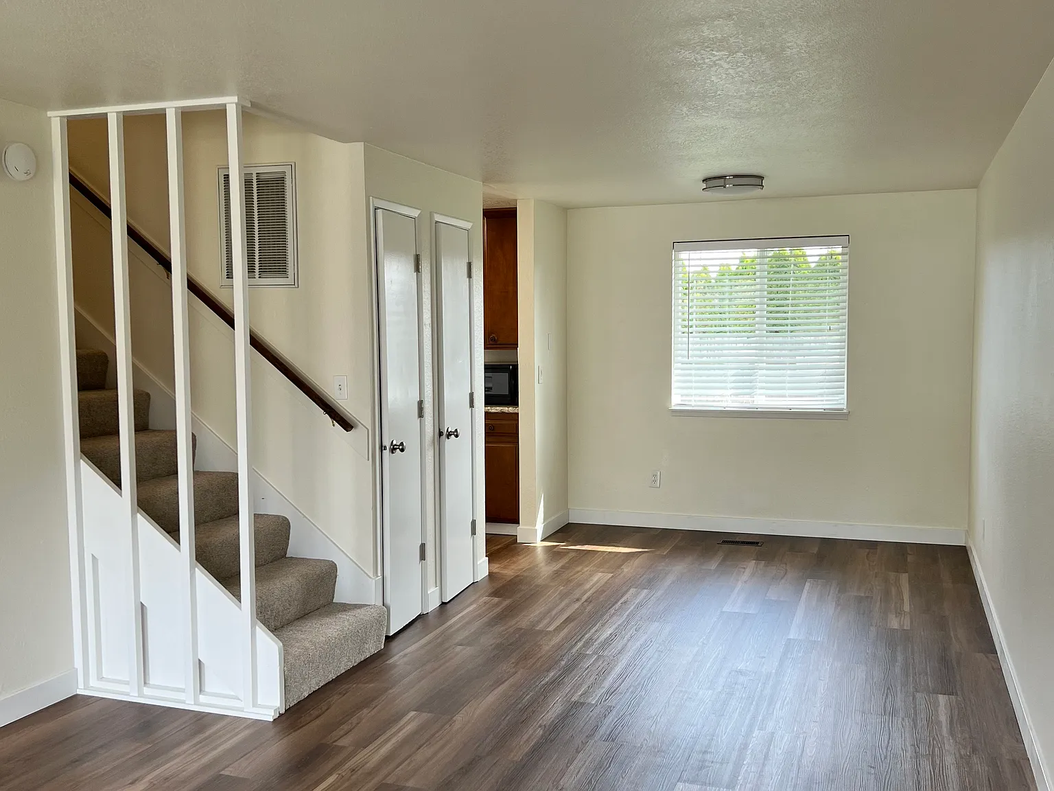 2 bed, 950 sqft, $1,795 — Photo 2