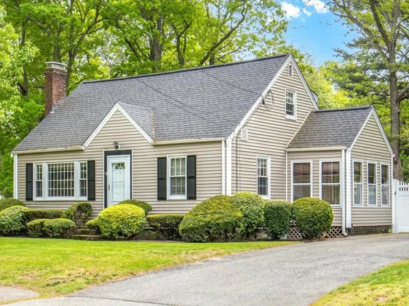 19 Oak St, Foxboro, MA 02035