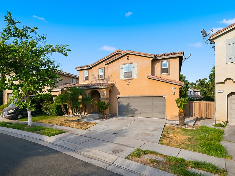 1728 Edmon Way — Photo 2
