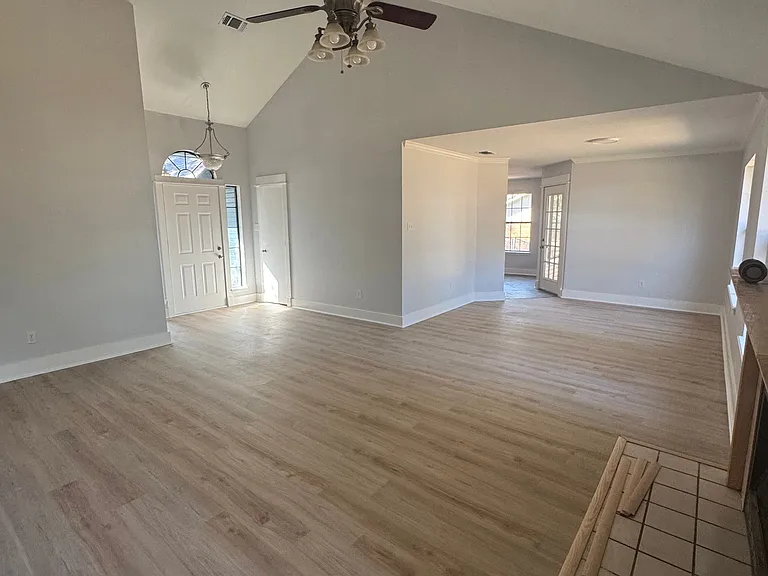 1503 Peach St — Photo 3
