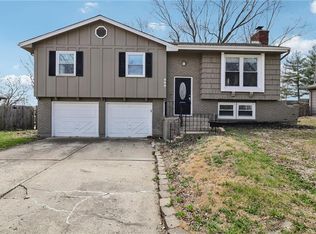 809 NE Mulberry St, Lees Summit, MO 64086