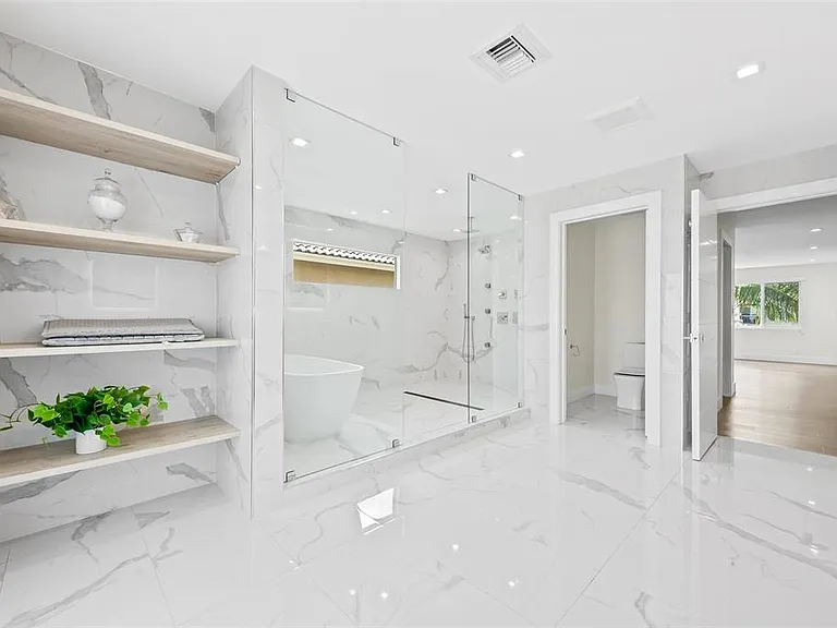 4921 NE 28th Ave — Photo 15