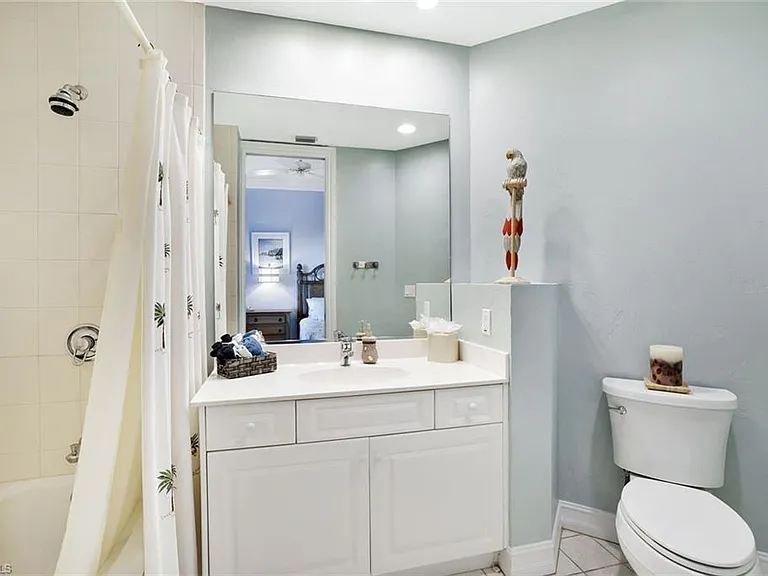 4811 Island Pond Ct #302 — Photo 16