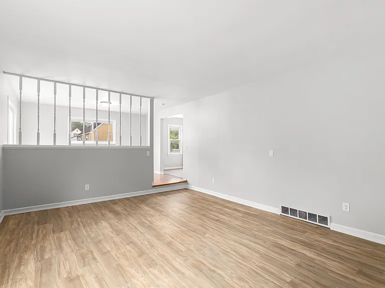32506 Florence St — Photo 12