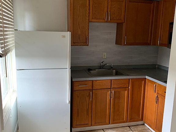 2nd image of 204 Georgetown Dr