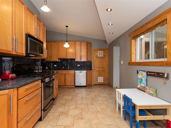 3rd image of 8528 W Clara Dr