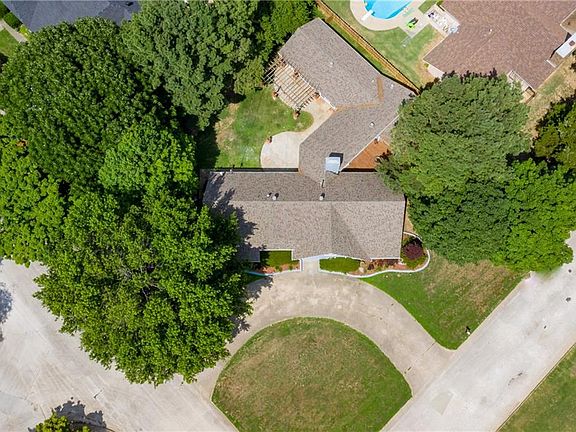 2nd image of 2713 W Kathy Ln