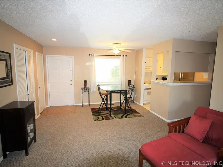 6722 S Lewis Ave — Photo 8