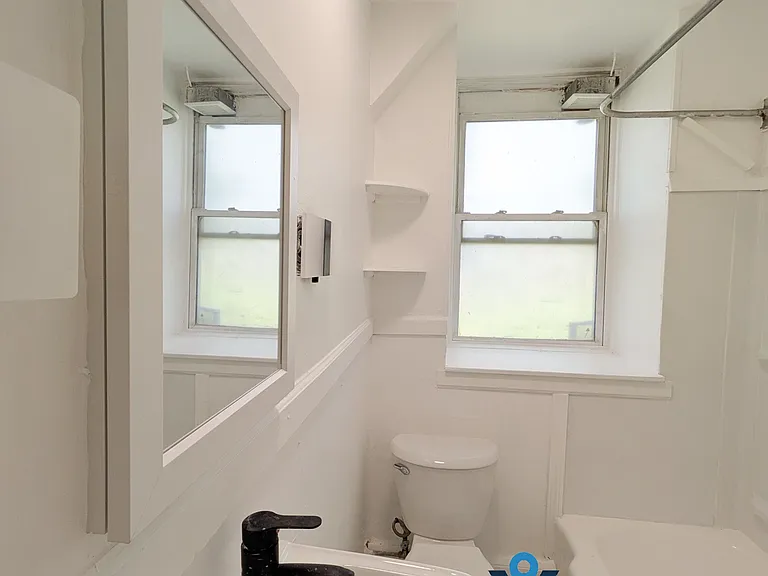 417 N Walnut St — Photo 17