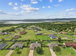 1902 Southview Dr, Salado, TX 76571