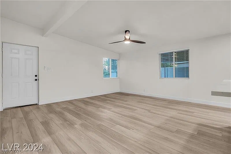 2 bed, 935 sqft, $2,200 — Photo 2