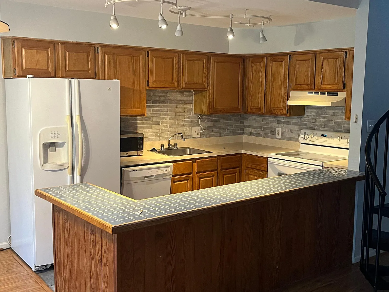 19 Provincetown Dr — Photo 4