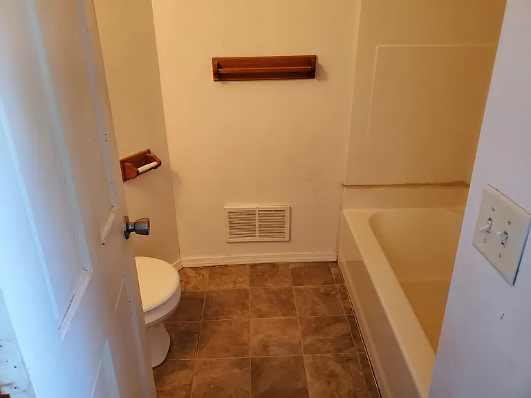 318 Washington Ave #3 — Photo 2