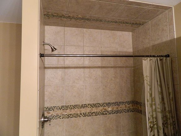 5th image of 2043 Woodland Dr