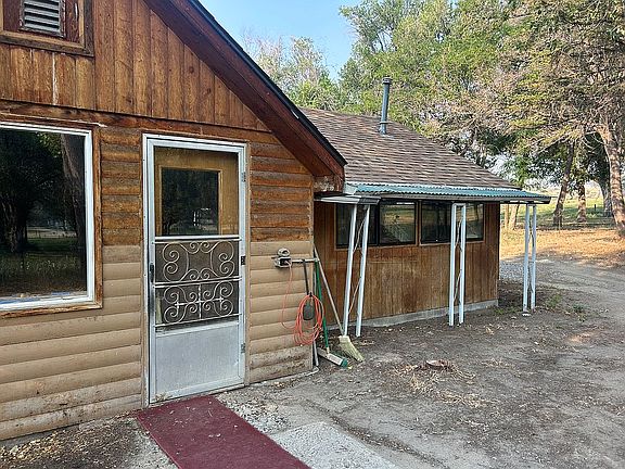 2nd image of 3443 Spur Rd