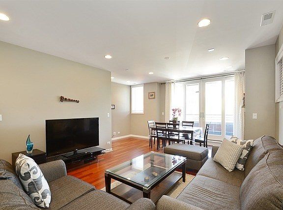 3rd image of 1465 W Grand Ave APT 2