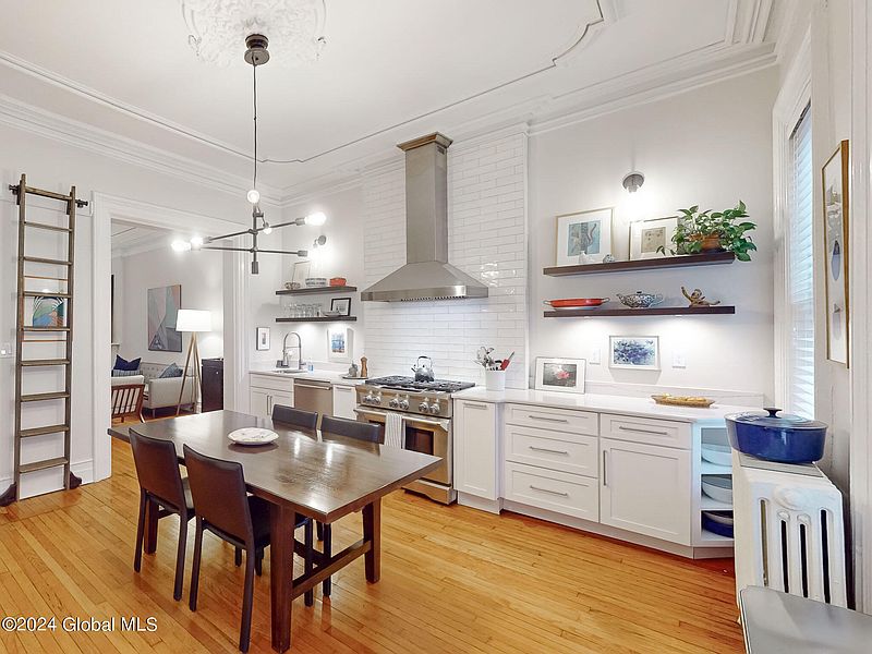 3rd image of 47 Dove Street