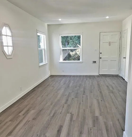 1725 Malcolm Ave — Photo 6