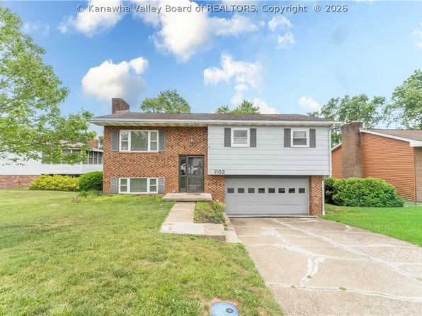 1102 Hollyberry Ln, South Charleston, WV 25309