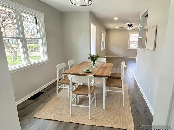 5th image of 25585 Chatworth Dr