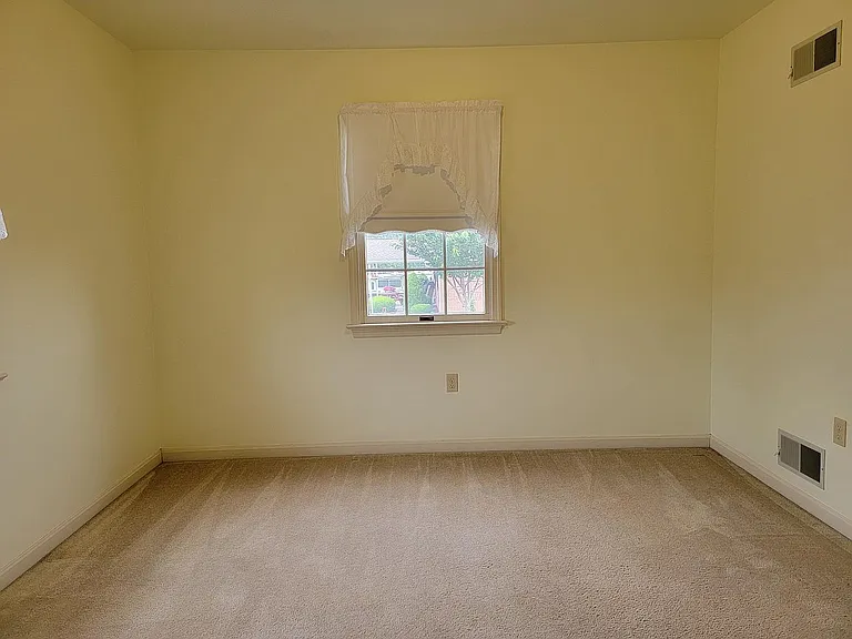 478 N Railroad Ave — Photo 11