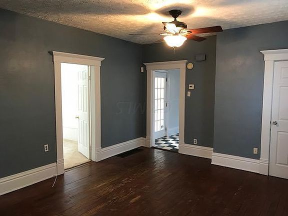5th image of 499 Elsmere St
