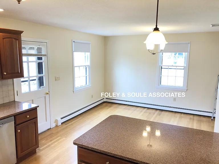 7 Oak St #5 — Photo 3