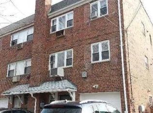 4237 212th St, Flushing, NY 11361