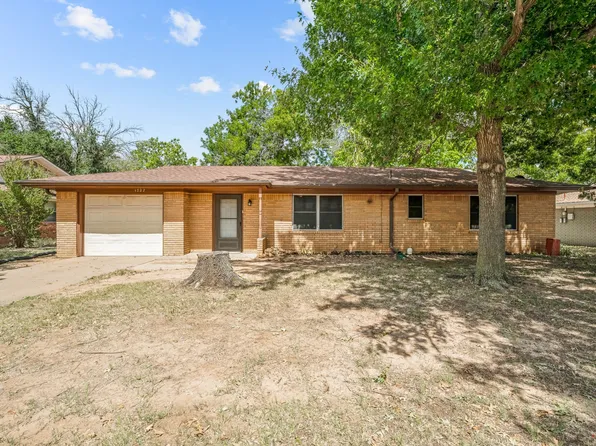 1727 N McCart St, Stephenville, TX 76401