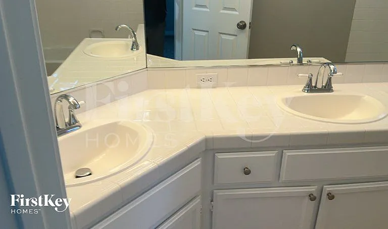 277 Fairbrook Dr — Photo 10