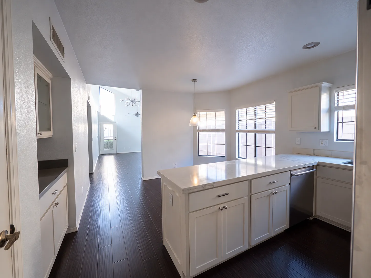 2 bed, 1203 sqft, $2,095 — Photo 4