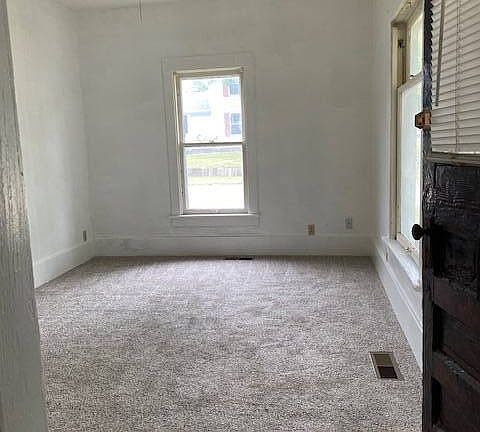 3rd image of 721 15th St