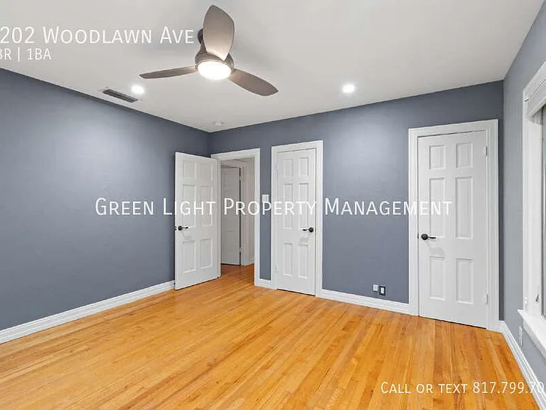 1202 Woodlawn Ave — Photo 16