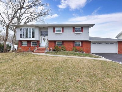 548 Washington Avenue, Lindenhurst, NY, 11757