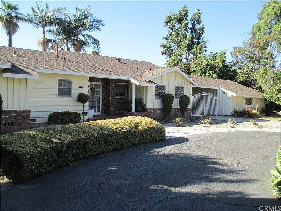2nd image of 8325 Catalina Ave