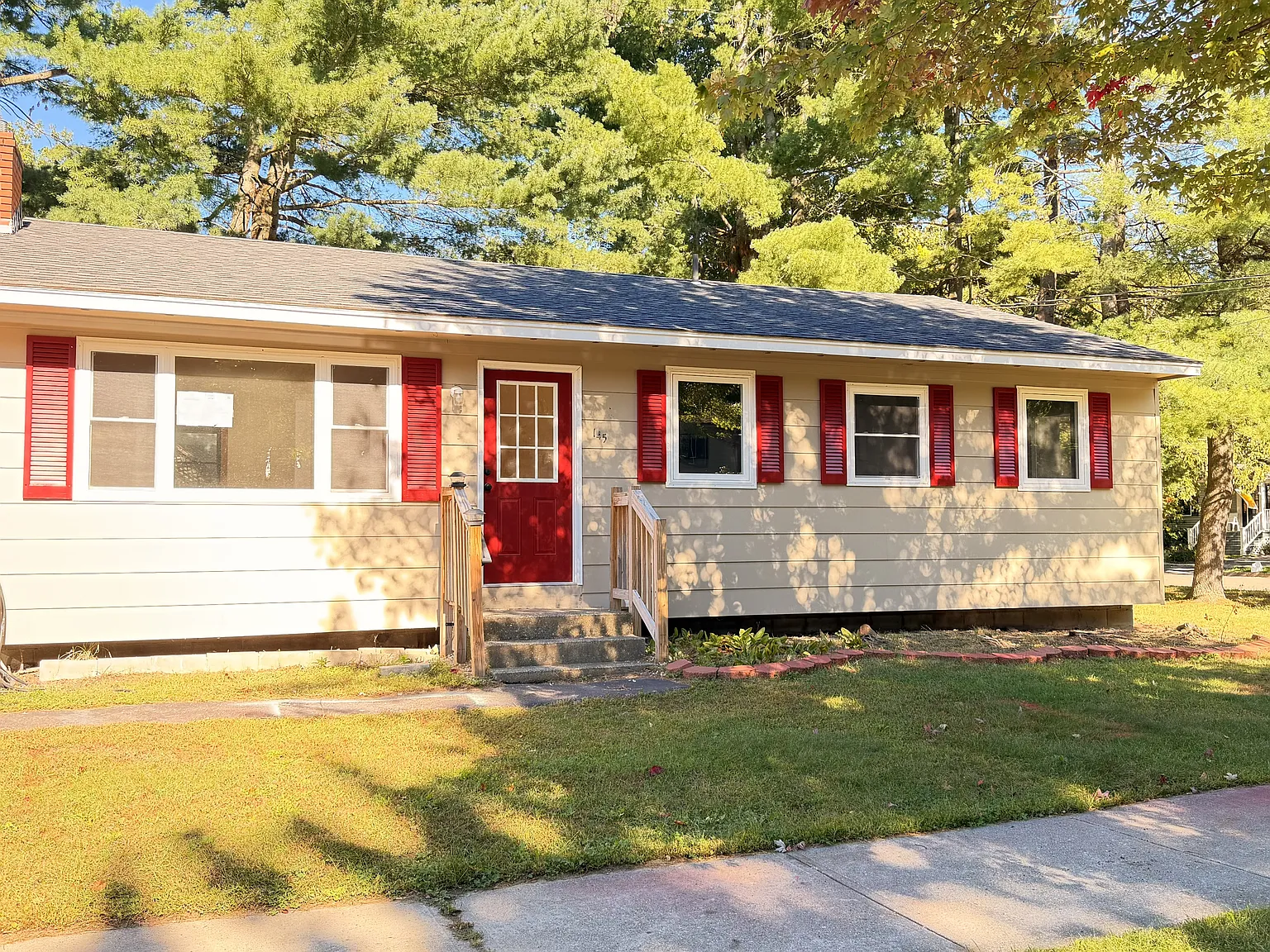 4 bed, 1.5 bath, $3,000 — Photo 3