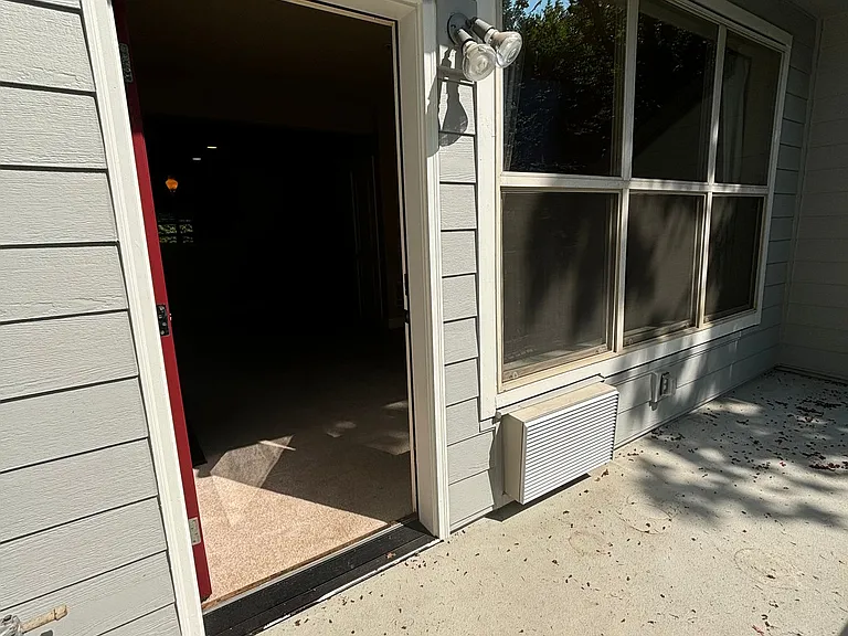 2145 NE 50th Way — Photo 11