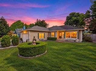 172 Grayland Heights Rd, Rio Dell, CA 95562
