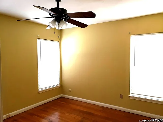 514 Adrian Dr — Photo 11